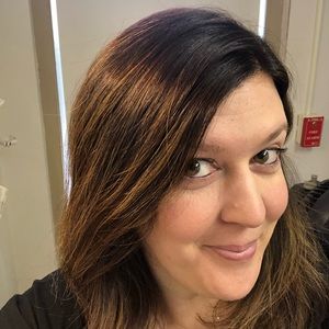 Meet your Posher, Dana